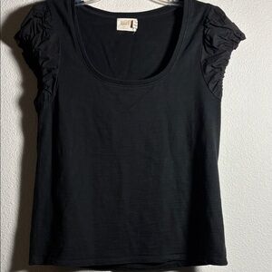 NAIF Elegant Black Short Sleeve Top
